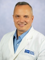 gustavo rivero md headshot