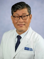 hyung suh md headshot