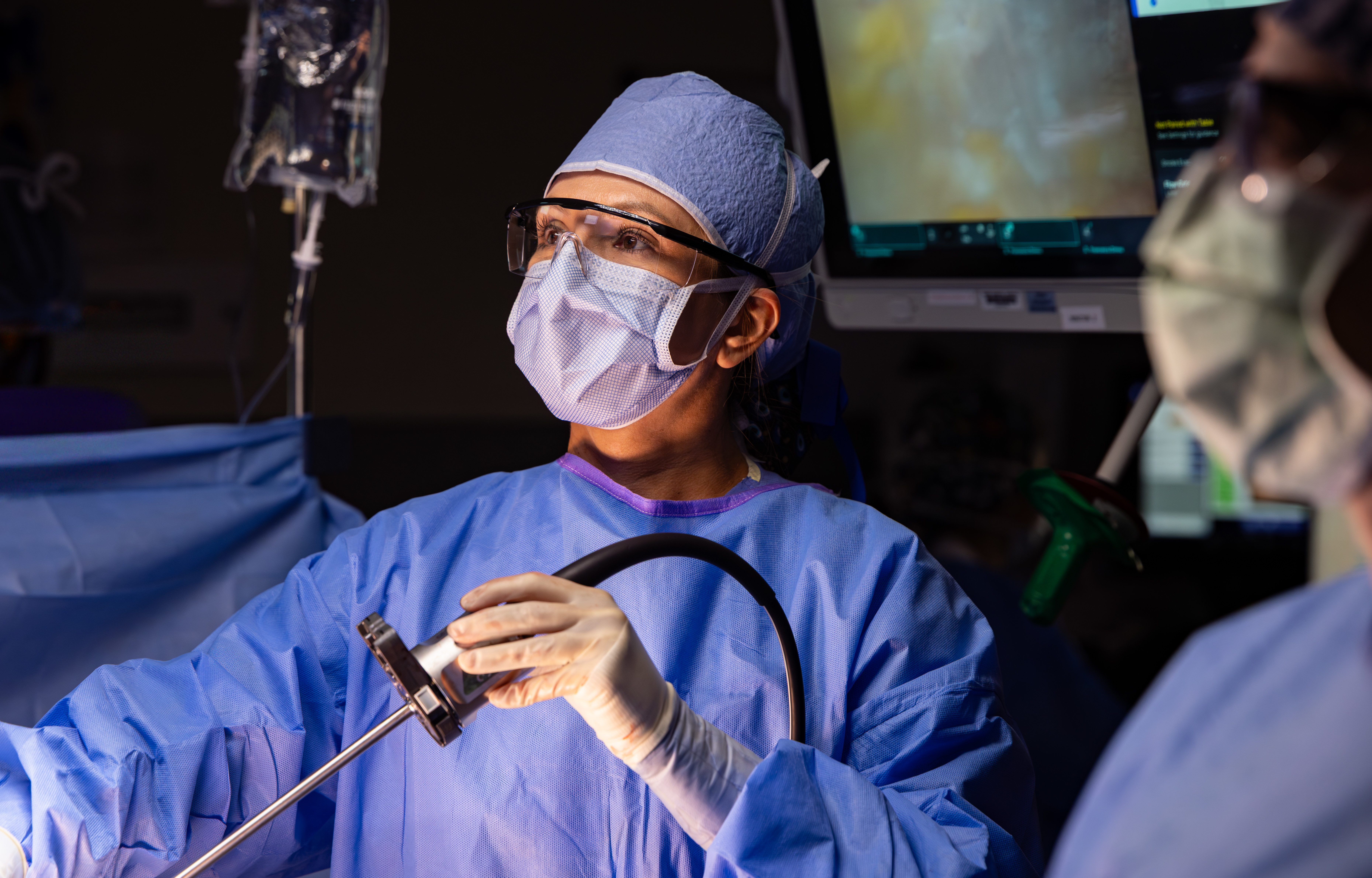 Dr. Francesca Dimou during a da Vinci robotic surgery