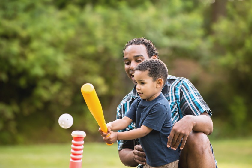 dad_kid_baseball