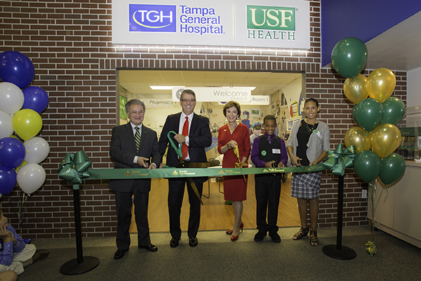 Ribbon cutting ceremony at the Muma JA BizTown