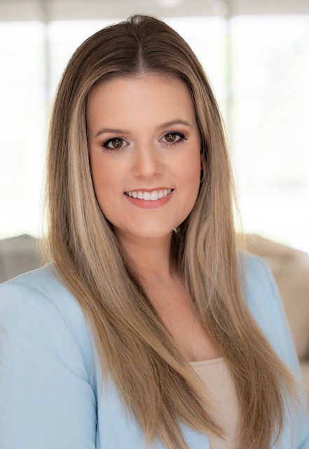 kristen alvarez headshot
